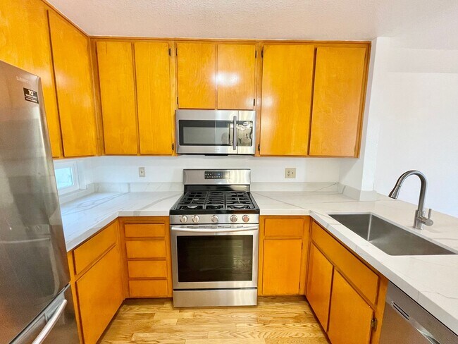 Foto del edificio - Spacious 3BR/2BA Potrero Hill Townhouse Ho...