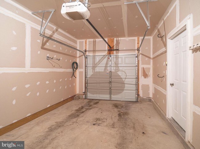 Building Photo - 23117 Primrose Way