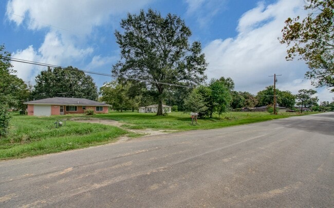 Building Photo - 309 Donatto Dr