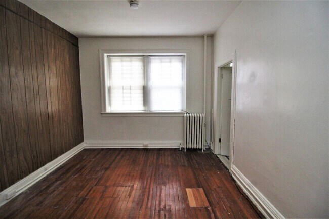 Foto del edificio - 6 E Read St