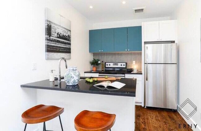 Foto del edificio - 2246 Clarendon Rd