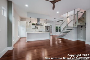 Foto del edificio - 230 Callaghan Ave