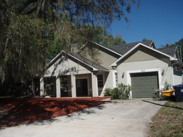 Primary Photo - 305 Lakedale Dr