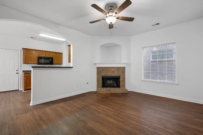 Building Photo - 10174 Sorrento Pl