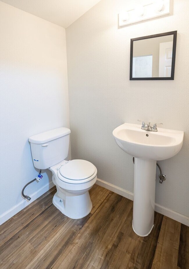 Building Photo - MUST SEE! Charming Studio Apartment! BACK ...