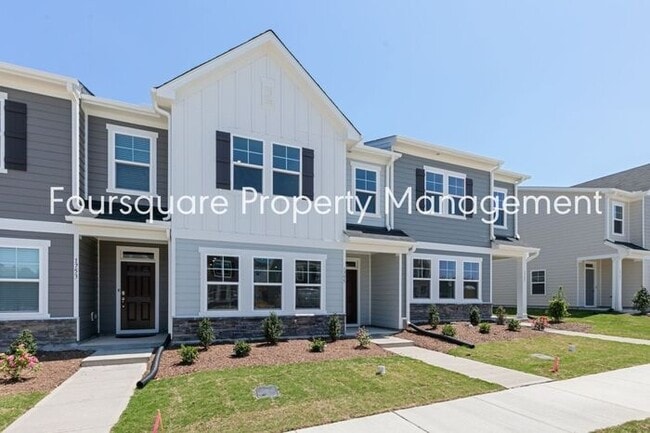 Building Photo - Townhome | Bonus Loft Space | Internet Inc...