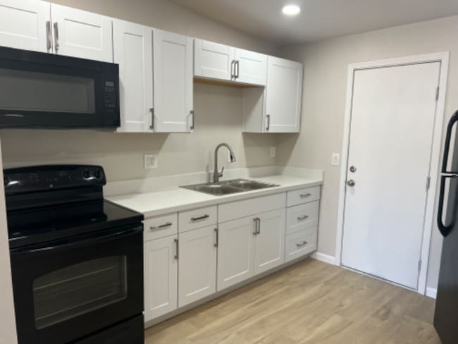 Photo - 1215 E Mission Ln Apartment