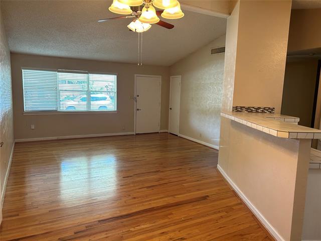 Foto del edificio - 8629 Rolling Rock Ln