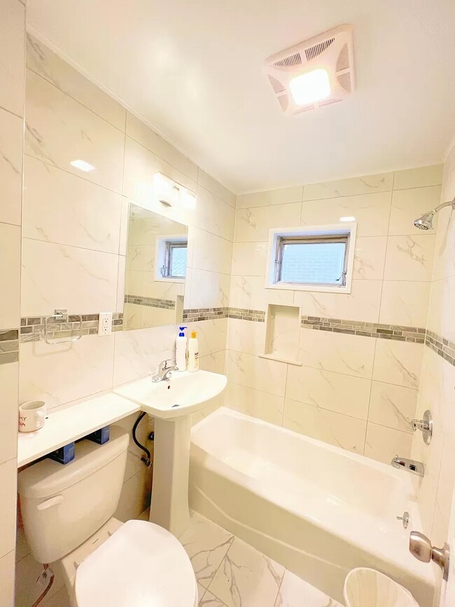 Foto del edificio - 247 Slocum Way