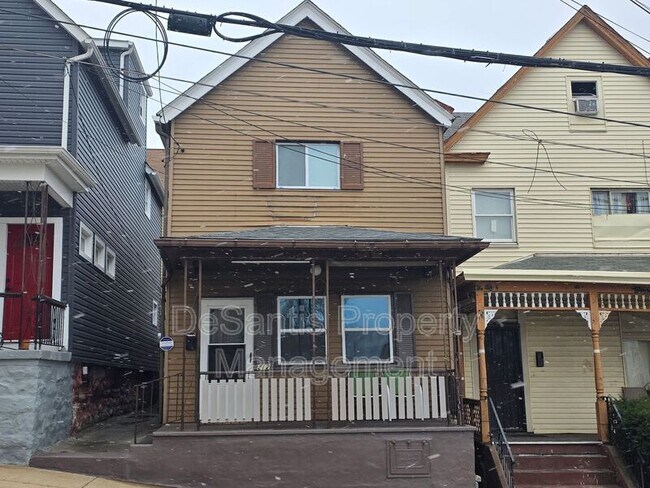 Building Photo - 212 Kenmawr Ave