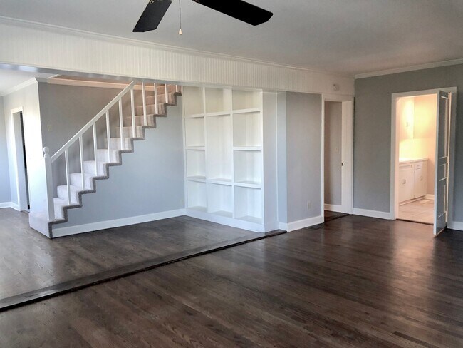 Foto del edificio - 721 Kendall Dr