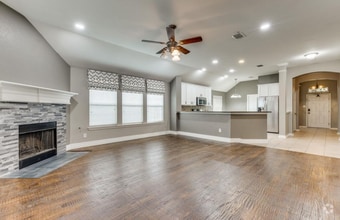 Building Photo - 204 Parakeet Dr