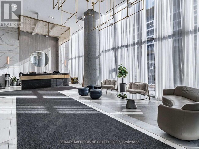 Building Photo - 5 Buttermill Ave.