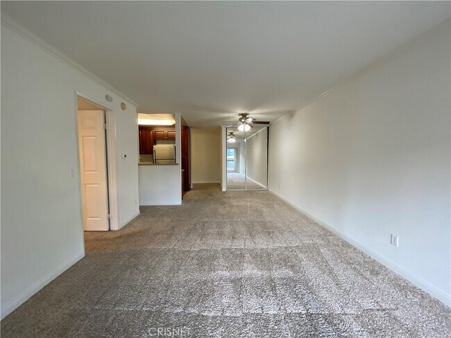Foto del edificio - 5515 Canoga Ave