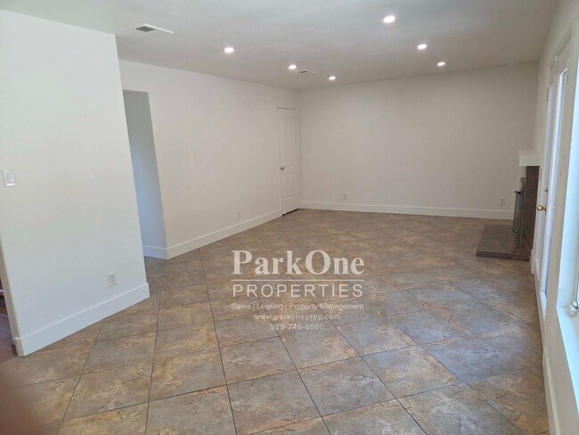 Foto del edificio - 2127 Dogwood Way