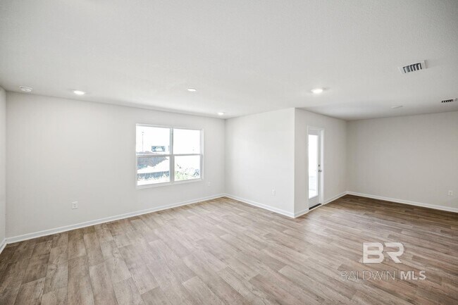 Building Photo - 18885 Markle Dr