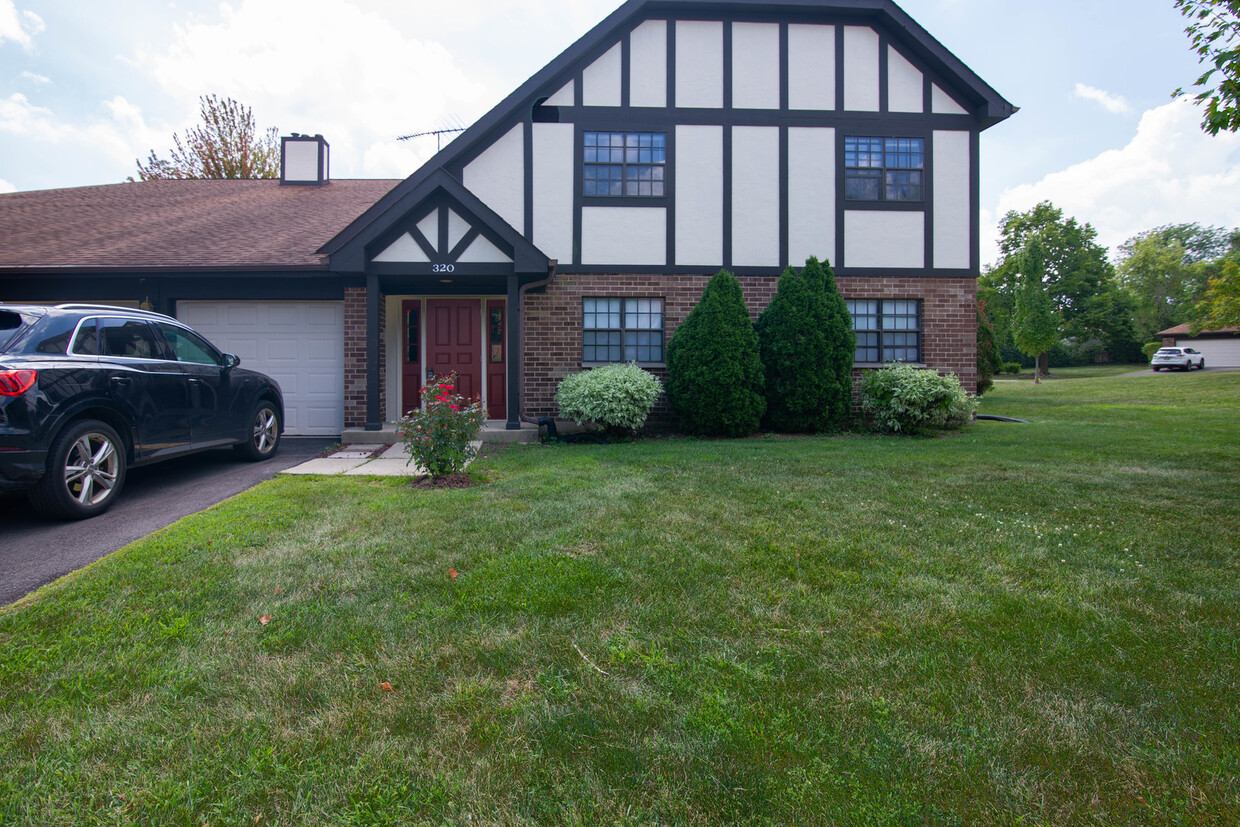 Primary Photo - 320 Deer Glen Way