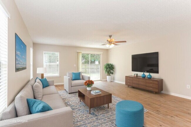 Foto del edificio - 7910 Cherry Blossom Dr S