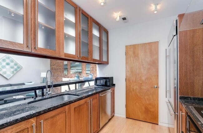 Foto del edificio - 1207 Lamont St NW