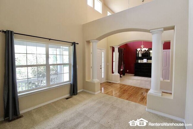 Building Photo - Don't miss this Spacious 4BD/3.5BA Home in Broomfield