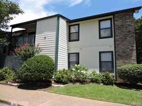 Building Photo - 2299 Scenic Hwy