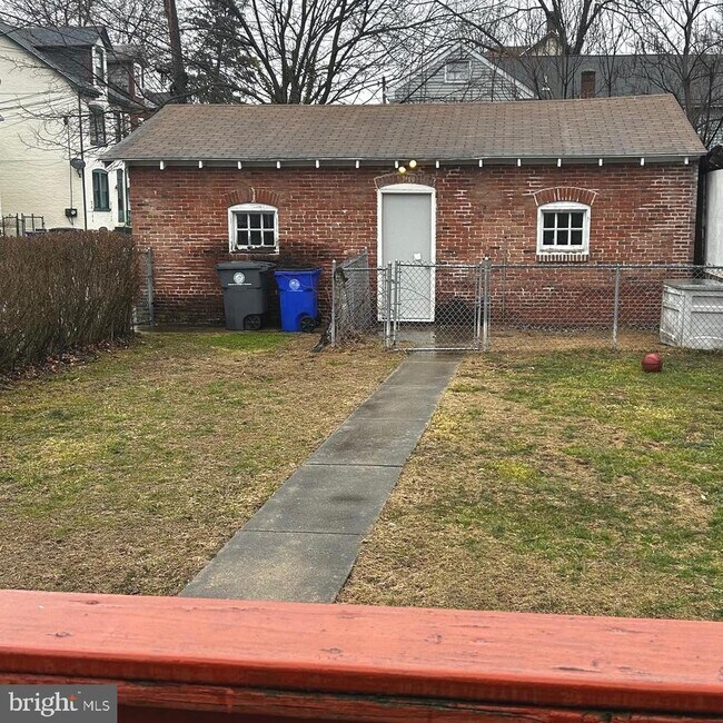 Foto del edificio - 325 Jefferson Ave