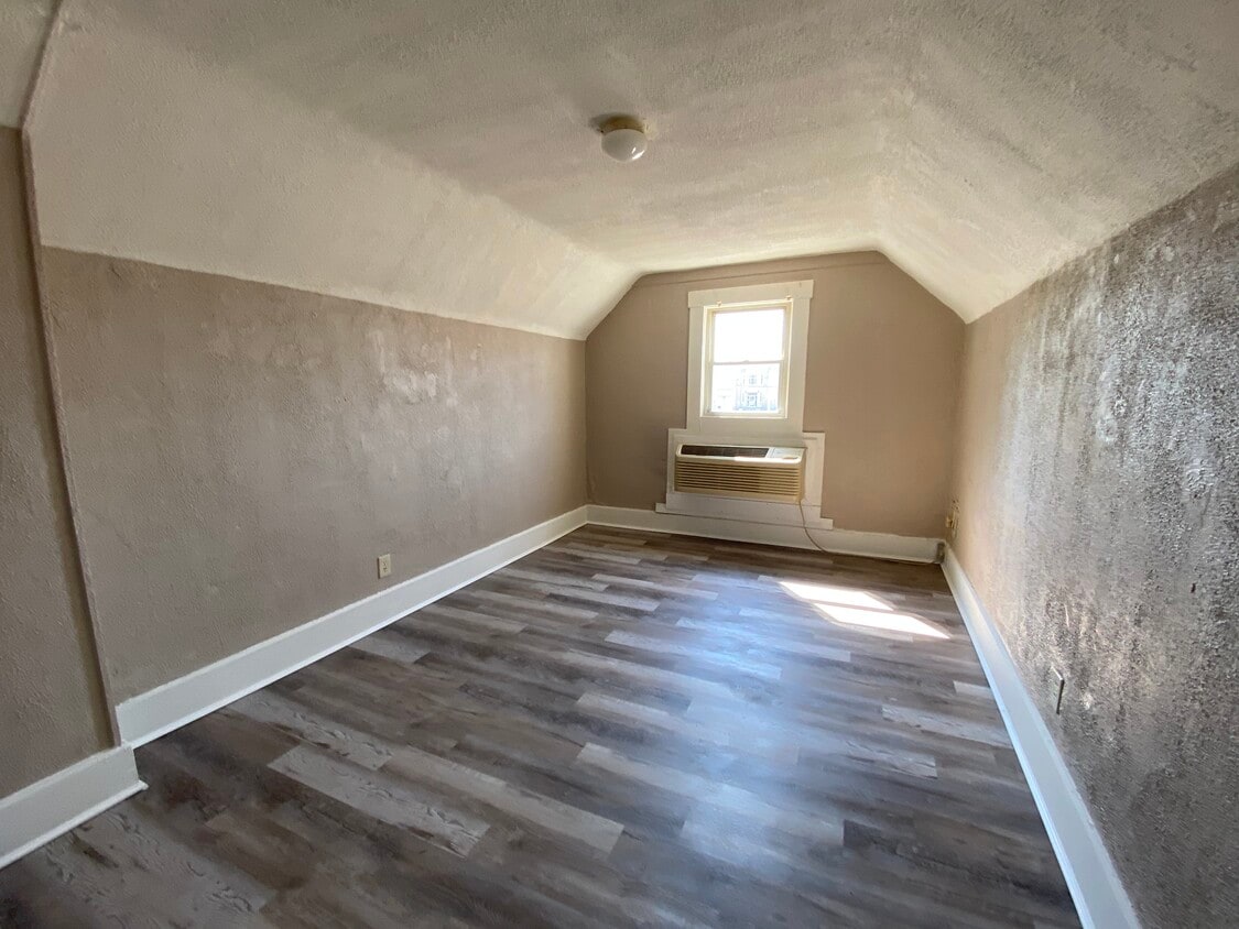 1820 Richmond Ave Unit 2, Mattoon, IL 61938 Apartments in Mattoon, IL