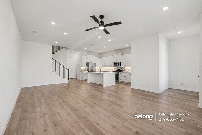 Foto del edificio - 15783 Palmwood Rd