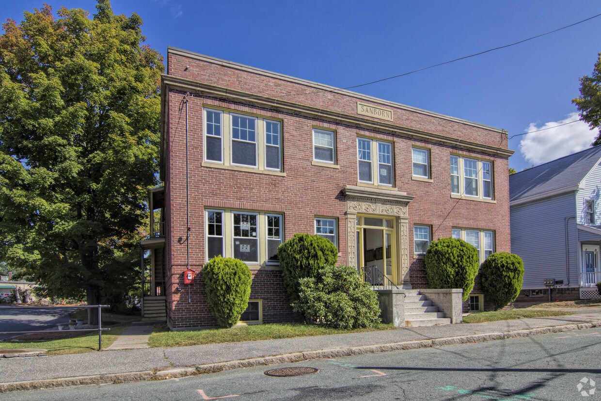 21 Sanborn St, Reading, MA 01867 Apartments in Reading, MA