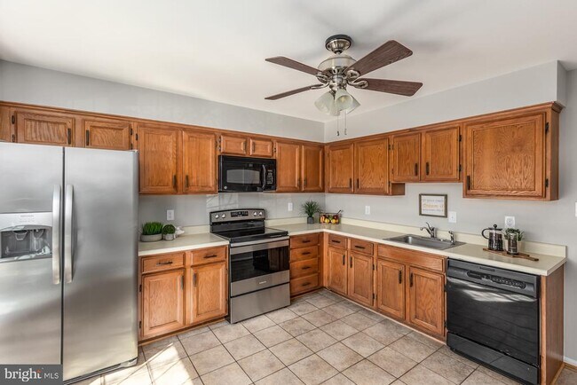 Building Photo - 3122 Valentino Ct