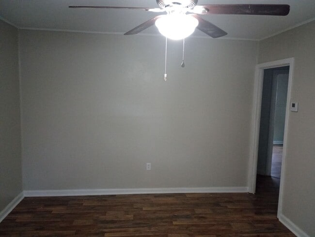 Building Photo - Two Bedroom Duplex in St. Albans