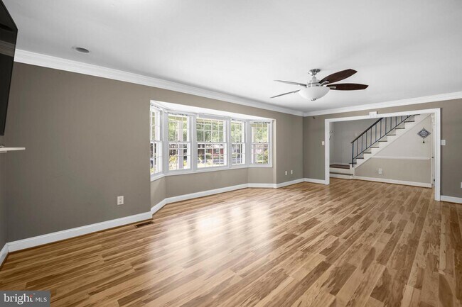 Building Photo - 12340 Shadetree Ln