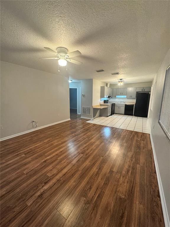 Building Photo - 2896 Meadow Lake Ave