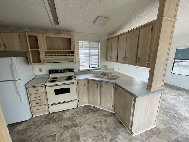 Building Photo - 740-990-990 Arroyo Dr