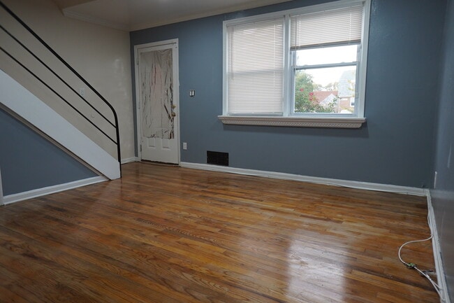 Building Photo - 2747 Iverson St