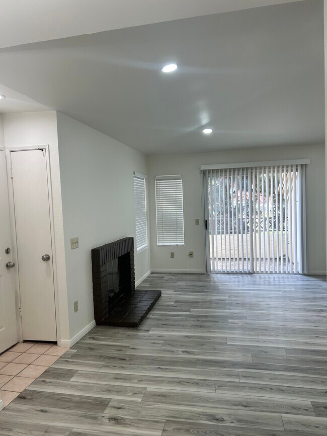 Foto del edificio - 795 Brookstone Rd