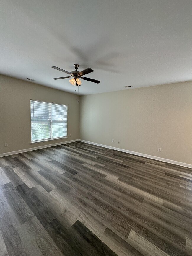 Building Photo - 6737 Wisteria Dr