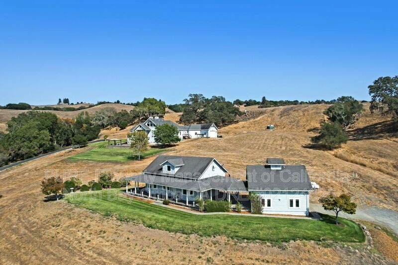 Primary Photo - 1453 Oak Springs Ln