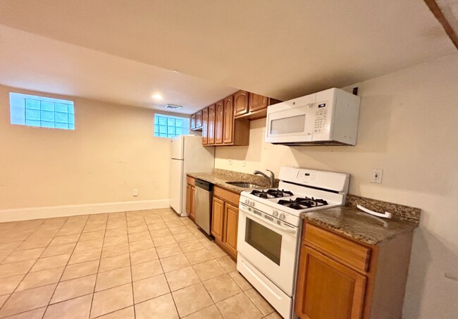 Building Photo - 1623 Tremont St
