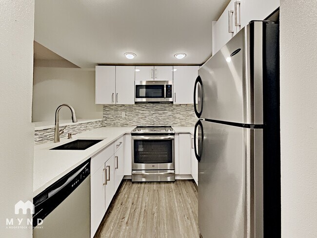 Foto del edificio - 13717 Linden Ave N