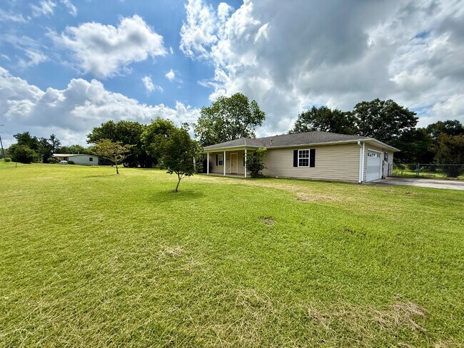 Building Photo - 1571 Hambrick Dr