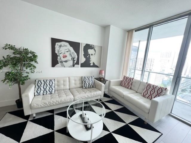 Foto del edificio - 79 SW 12th St