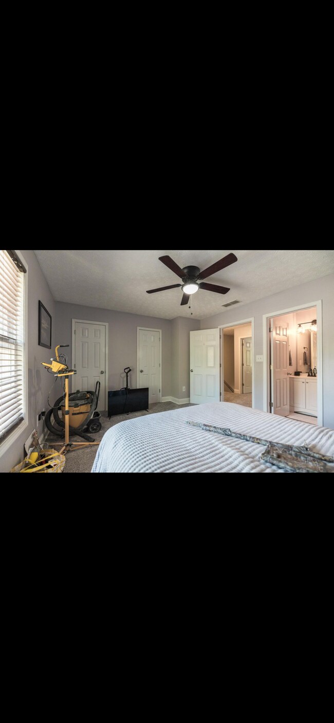 Foto del edificio - 105 Westchester Dr