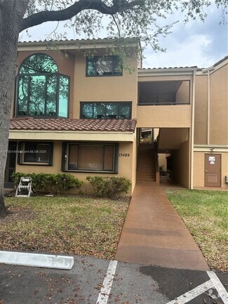 Building Photo - 15489 N Miami Lakeway