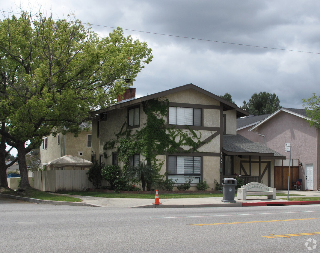 Primary Photo - 2800 W Victory Blvd