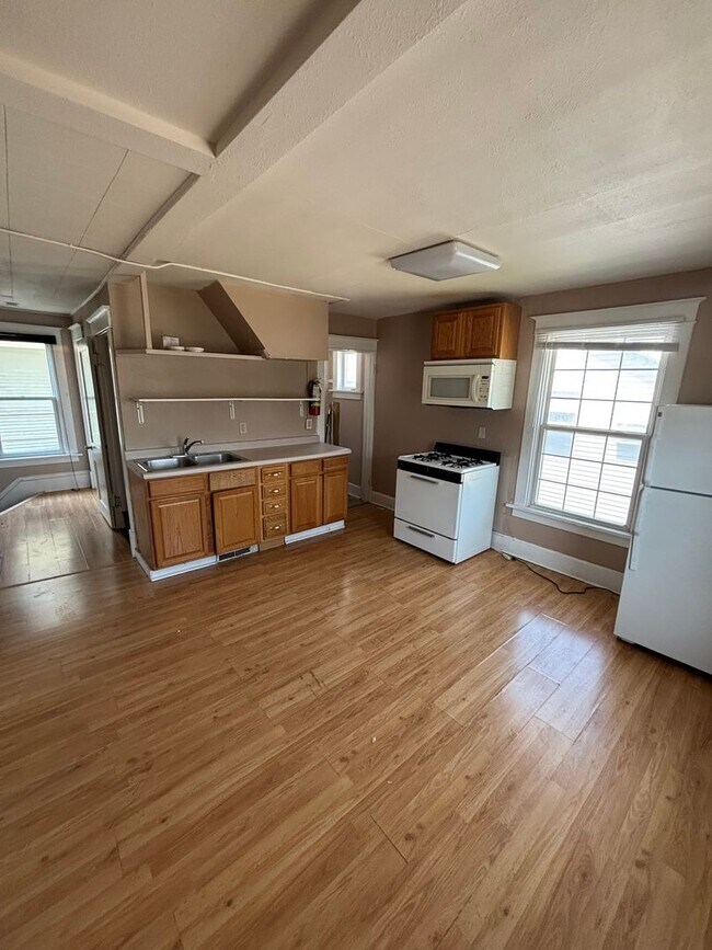 Foto del edificio - 128 E Davenport St