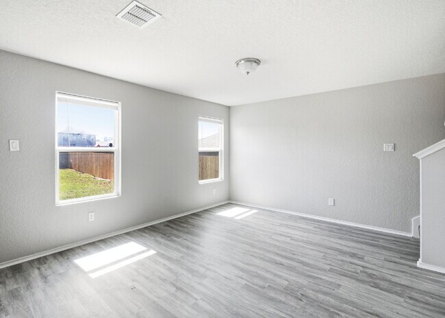 Foto del edificio - 7526 Crestway Ridge