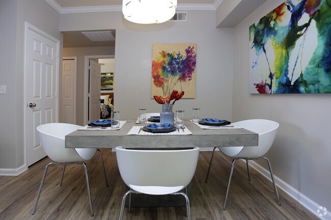 2HAB, 1BA - 908 ft² - ZZZHaven 124 at Eastlake Station