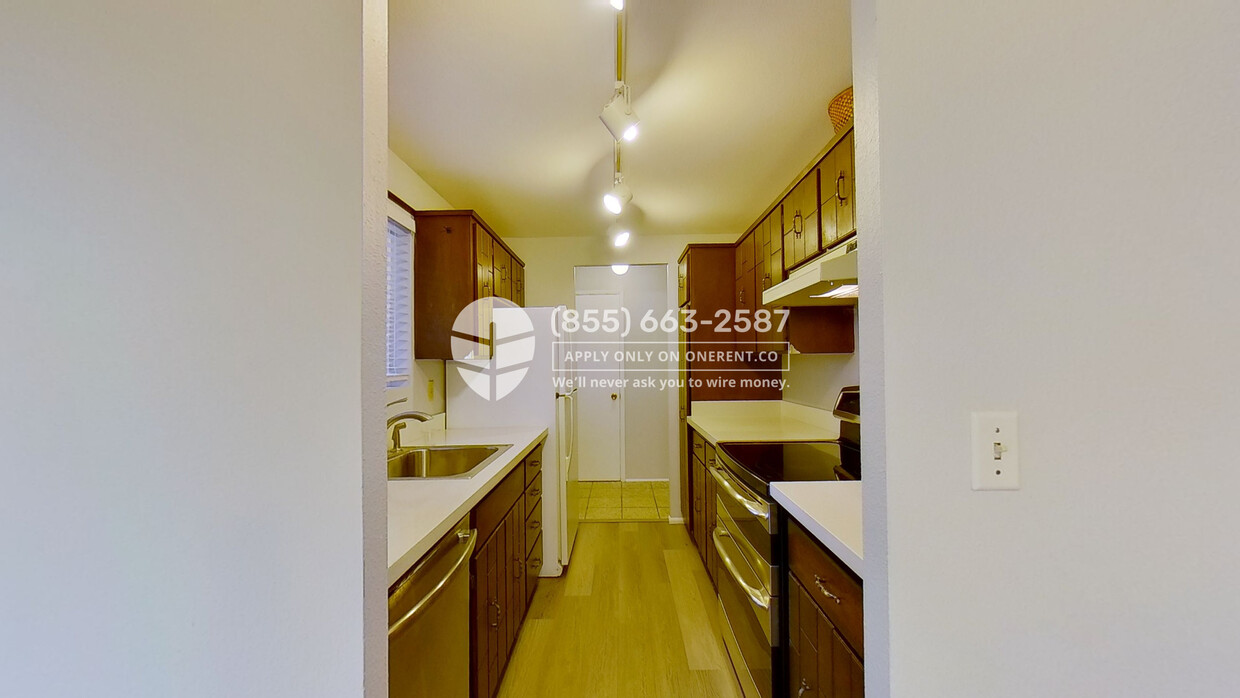 Primary Photo - 1408 NE 154th St
