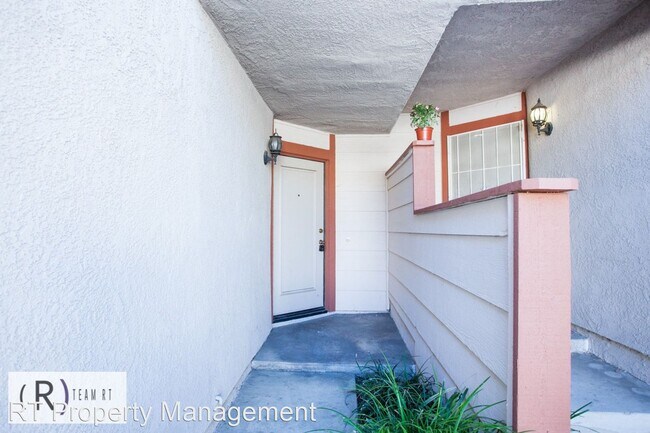 Building Photo - 2 br, 2.5 bath House - Cedar Pointe